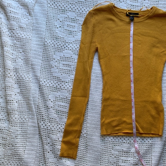 Urban Planet Fitted Top — S - Picture 3 of 5